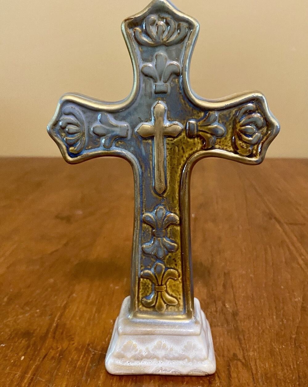 Cross Church Jesus Deco 7.5” Tall Pedestal Glossy Gold Silver Ceramic Crucifix